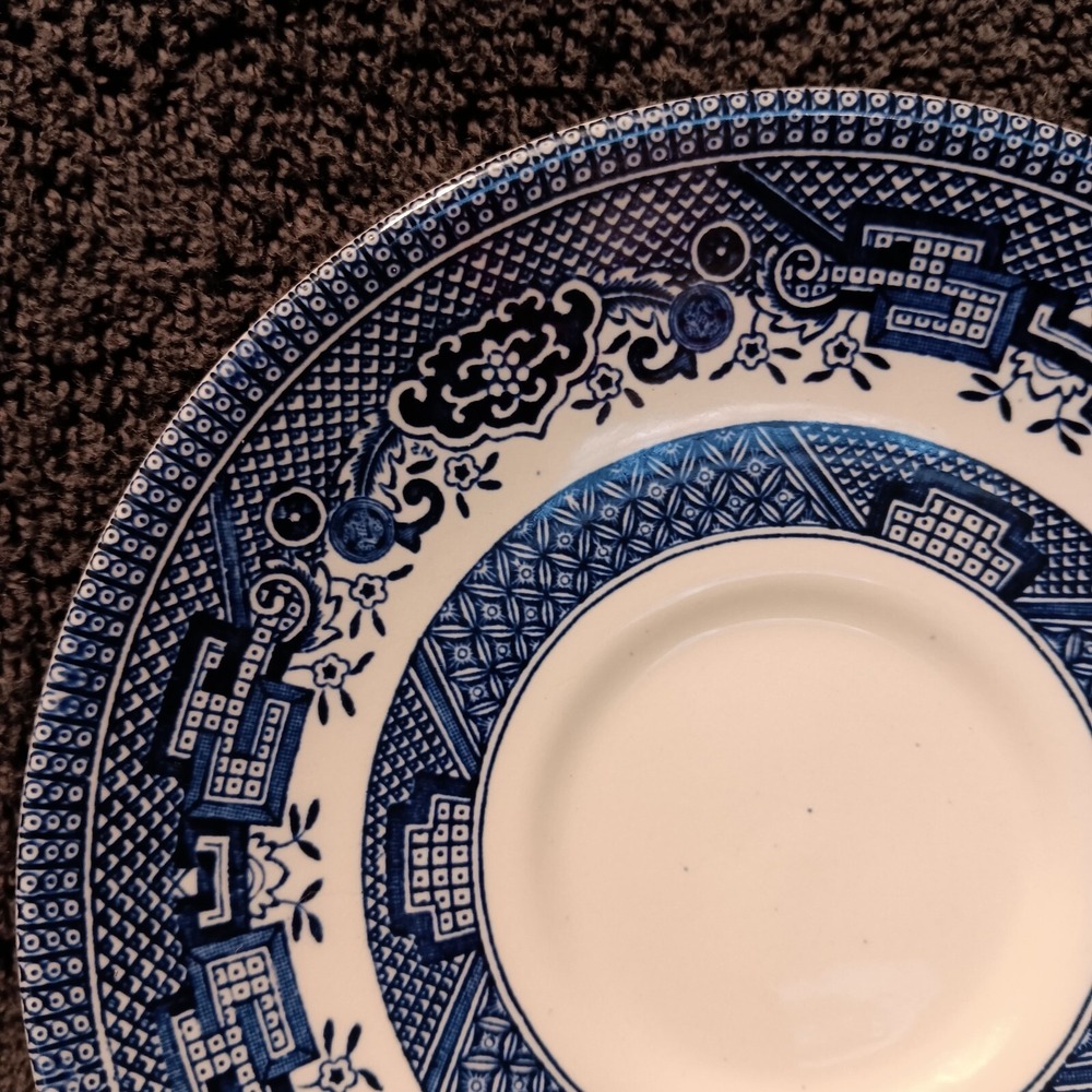 Vintage Churchill (ENGLAND) Blue Willow 5.5" Tea/Coffee saucer NB - Picture 4 of 5